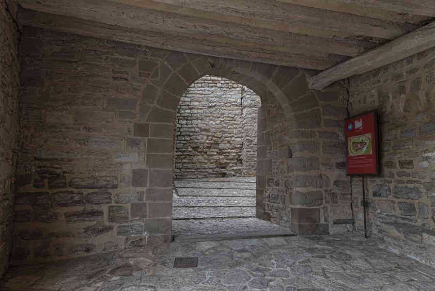 Lleida - Montfalcó Murallat 12.jpg